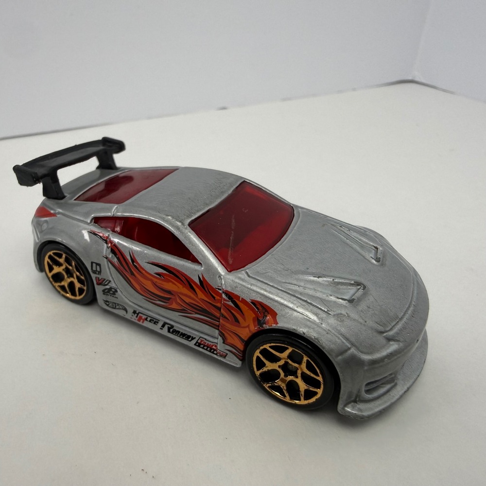 Hot Wheels Nissan 350Z Silver Flame Graphics Diecast Car 1/64 Scale 2006 E05 - Picture 3 of 6